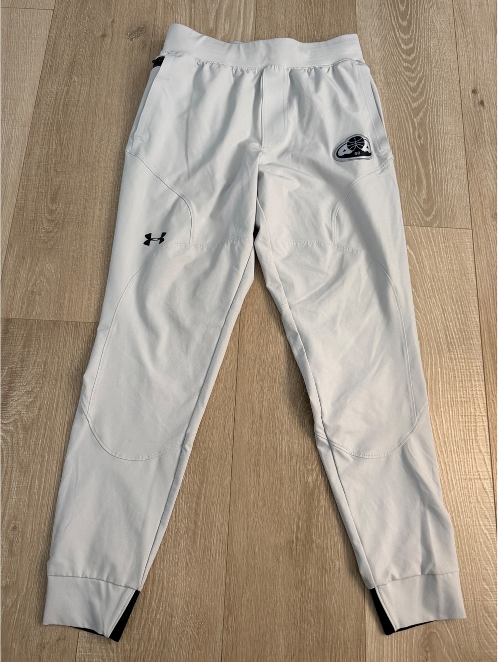 Under Armour White Tapered Jogger Pants Size MD